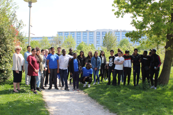 Photo de groupe des élèves de 3ème Collège François Truffaut